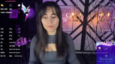 Snapshot of kylie_mellow chatting on December 11, 1:17 pm Kylie online show from December 11, 1:17 pm