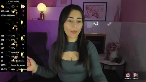Snapshot of kylie_mellow chatting on January 11, 5:52 am Kylie online show from January 11, 5:52 am