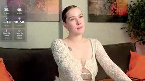 Snapshot of kylie_moss chatting on October 7, 11:47 am Anna online show from October 7, 11:47 am