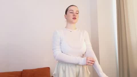Snapshot of kylie_moss chatting on February 8, 4:25 am Anna online show from February 8, 4:25 am