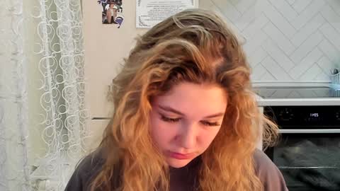 Snapshot of kylieblond chatting on January 19, 8:41 pm Din online show from January 19, 8:41 pm