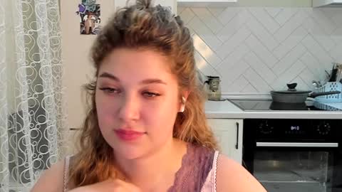 Snapshot of kylieblond chatting on January 20, 10:48 pm Din online show from January 20, 10:48 pm