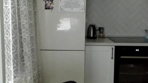 Snapshot of kylieblond chatting on January 17, 10:33 am Din online show from January 17, 10:33 am