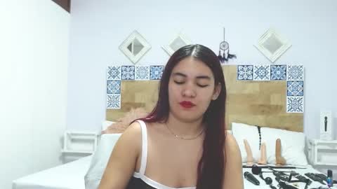 Snapshot of kyliiebaker chatting on January 27, 11:22 am Kylie online show from January 27, 11:22 am