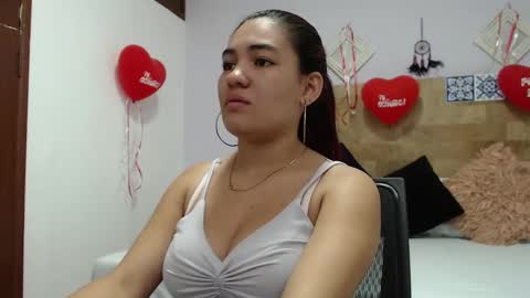 Snapshot of kyliiebaker chatting on February 24, 11:08 am Kylie online show from February 24, 11:08 am