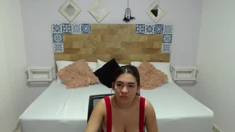Snapshot of kyliiebaker chatting on January 23, 10:32 am Kylie online show from January 23, 10:32 am