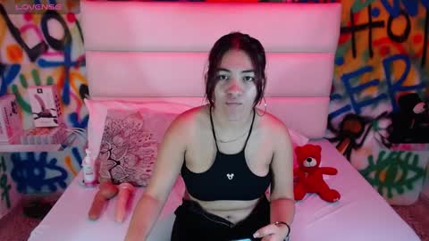 Snapshot of kyliiebaker chatting on February 3, 12:03 pm Kylie online show from February 3, 12:03 pm