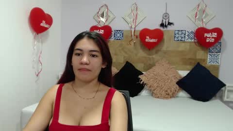 Snapshot of kyliiebaker chatting on February 19, 11:38 am Kylie online show from February 19, 11:38 am