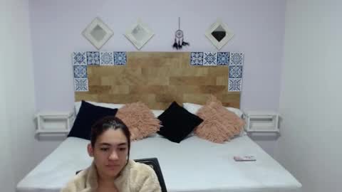 Snapshot of kyliiebaker chatting on January 18, 5:10 am Kylie online show from January 18, 5:10 am