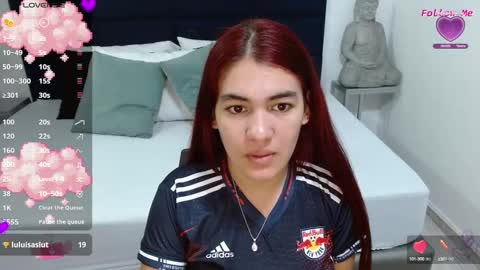 Snapshot of kyliiebaker chatting on October 2, 10:42 am Kylie online show from October 2, 10:42 am