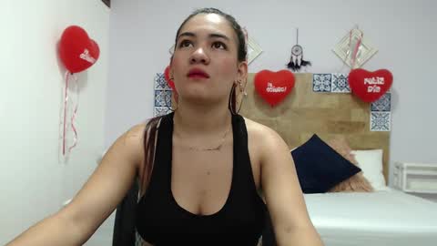 Snapshot of kyliiebaker chatting on February 23, 10:54 am Kylie online show from February 23, 10:54 am