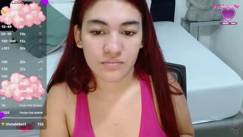 Snapshot of kyliiebaker chatting on October 3, 10:42 am Kylie online show from October 3, 10:42 am