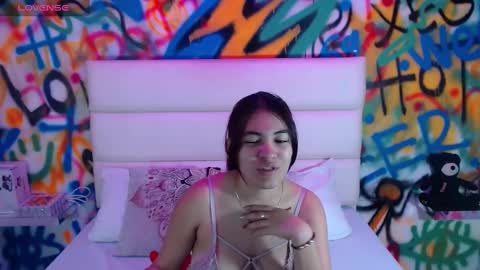 Snapshot of kyliiebaker chatting on January 13, 10:58 am Kylie online show from January 13, 10:58 am