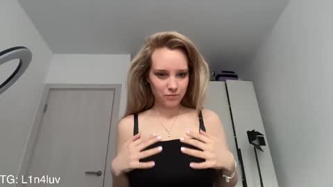 lina online show from March 29, 2:16 pm