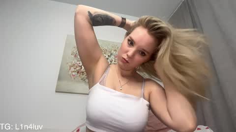 lina online show from April 15, 7:03 pm