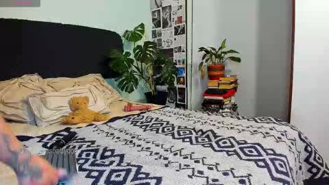    Help me reach 50 likes online show from September 14, 2:31 am