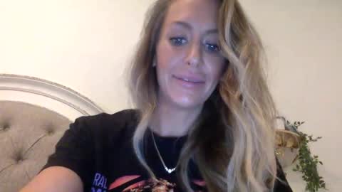 laceylayne96 online show from June 9, 12:32 am