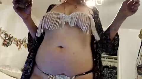 lacybell online show from November 4, 3:00 am