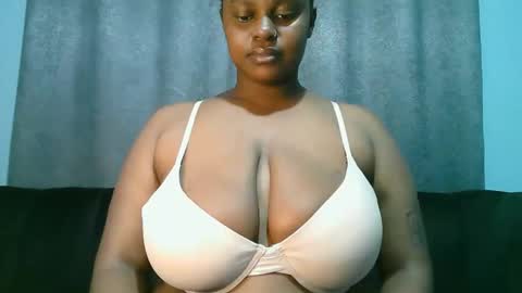 lady_dearra online show from June 6, 2:51 am