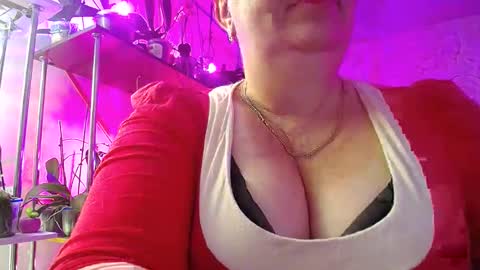 Snapshot of lady_gloria chatting on January 6, 4:15 am Lady Gloria online show from January 6, 4:15 am