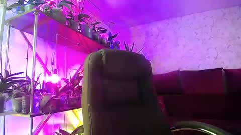 Lady Gloria online show from November 30, 6:39 am