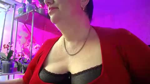 Snapshot of lady_gloria chatting on March 5, 3:29 pm Lady Gloria online show from March 5, 3:29 pm