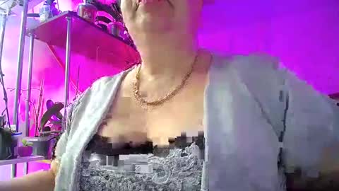 Snapshot of lady_gloria chatting on January 17, 4:28 am Lady Gloria online show from January 17, 4:28 am