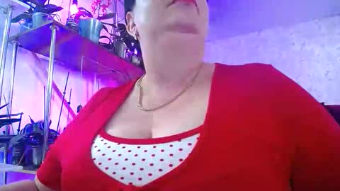 Snapshot of lady_gloria chatting on October 12, 11:56 am Lady Gloria online show from October 12, 11:56 am