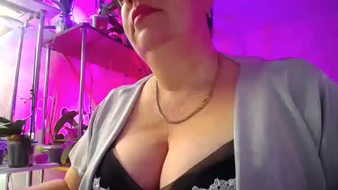 Snapshot of lady_gloria chatting on January 23, 5:45 am Lady Gloria online show from January 23, 5:45 am