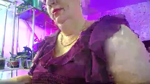 Snapshot of lady_gloria chatting on September 11, 4:35 am Lady Gloria online show from September 11, 4:35 am