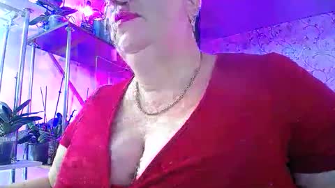 Snapshot of lady_gloria chatting on October 15, 11:46 am Lady Gloria online show from October 15, 11:46 am