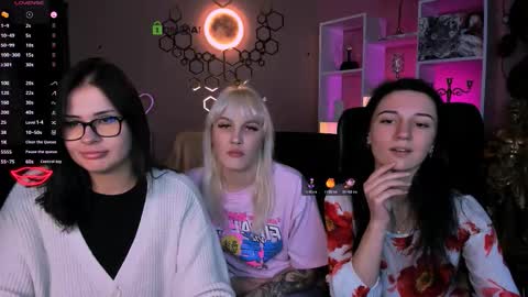 lady online show from November 19, 8:42 pm