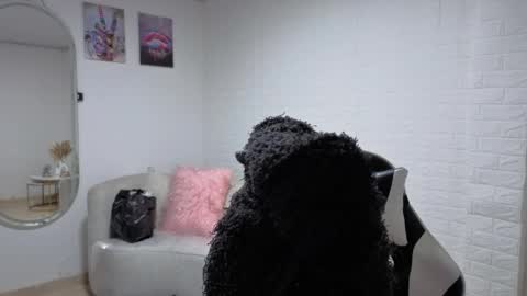 Lady Violet Bridgerton online show from April 16, 8:19 pm