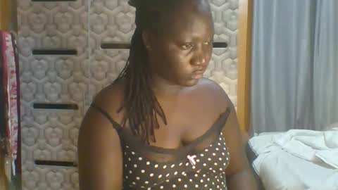 lindah32 online show from April 16, 9:39 pm