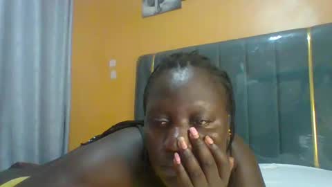 lindah32 online show from March 16, 7:29 pm