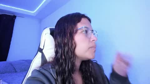 Snapshot of ladybrown_16 chatting on September 30, 2:39 am Lady online show from September 30, 2:39 am