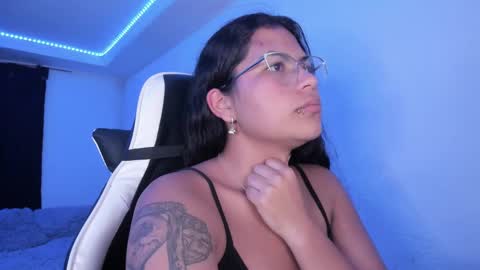 Snapshot of ladybrown_16 chatting on March 9, 3:54 am Lady online show from March 9, 3:54 am