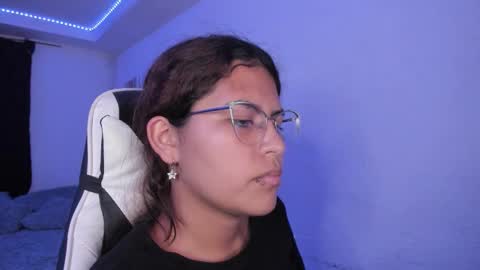 Snapshot of ladybrown_16 chatting on September 22, 4:33 am Lady online show from September 22, 4:33 am