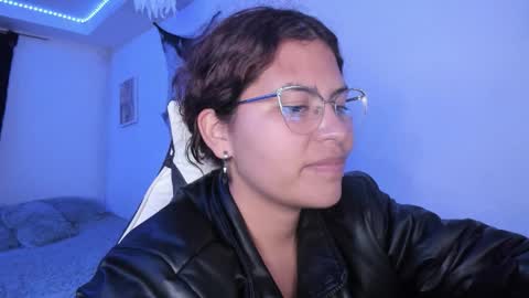 Snapshot of ladybrown_16 chatting on October 15, 3:09 am Lady online show from October 15, 3:09 am