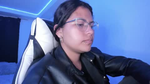 Snapshot of ladybrown_16 chatting on February 27, 3:25 am Lady online show from February 27, 3:25 am