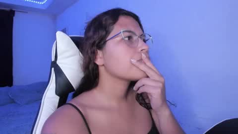 Snapshot of ladybrown_16 chatting on September 10, 2:33 am Lady online show from September 10, 2:33 am
