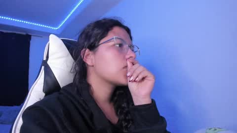 Snapshot of ladybrown_16 chatting on February 21, 5:46 am Lady online show from February 21, 5:46 am