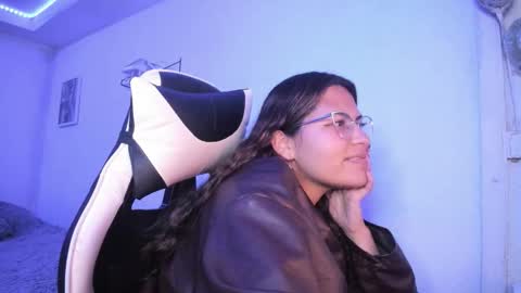  Lady  online show from February 10, 7:33 am