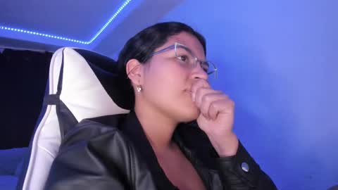 Snapshot of ladybrown_16 chatting on January 26, 11:29 pm Lady online show from January 26, 11:29 pm