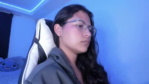 Snapshot of ladybrown_16 chatting on February 24, 4:04 am Lady online show from February 24, 4:04 am