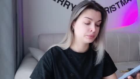 ladylancaster online show from December 14, 3:01 am