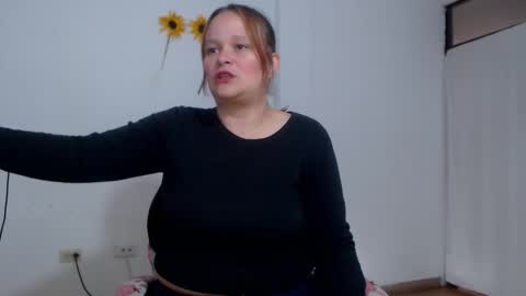  paola and a guest lol    online show from November 11, 7:55 pm