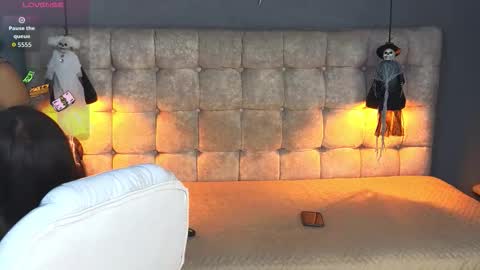    online show from October 21, 10:36 pm