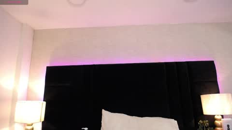 Laila Stilwills online show from March 29, 9:19 am