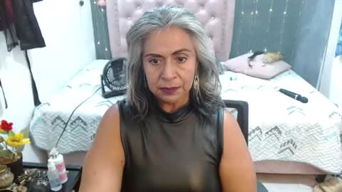 lalisha online show from December 3, 12:02 am